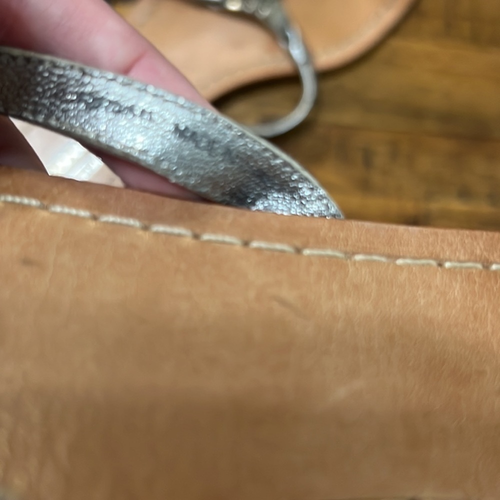 Coach Rachal Sandals thong style silver leather with metal silver coach logo. 7 - Picture 9 of 10